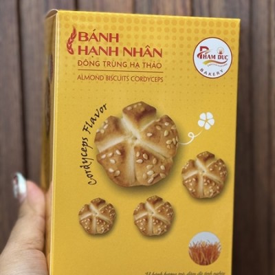 Bánh hạnh nhân đông trùng thảo